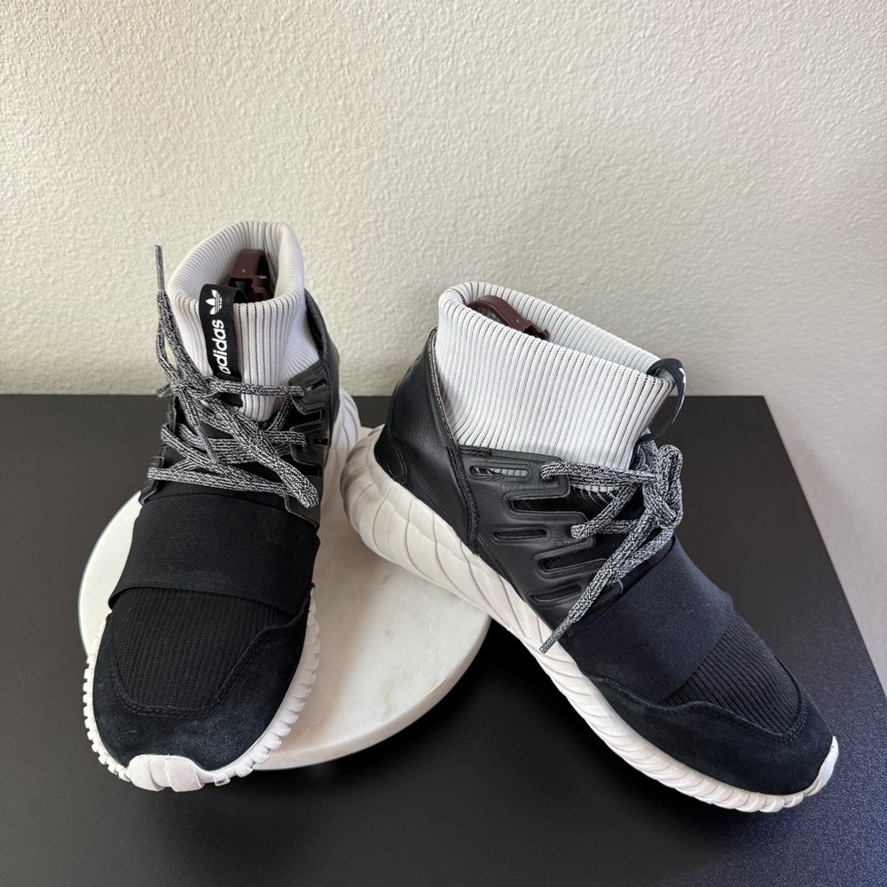 Adidas Black Tubular Doom 'Yin Yang' Sneaker’s Men’s Size 7.5 - Picture 5 of 7